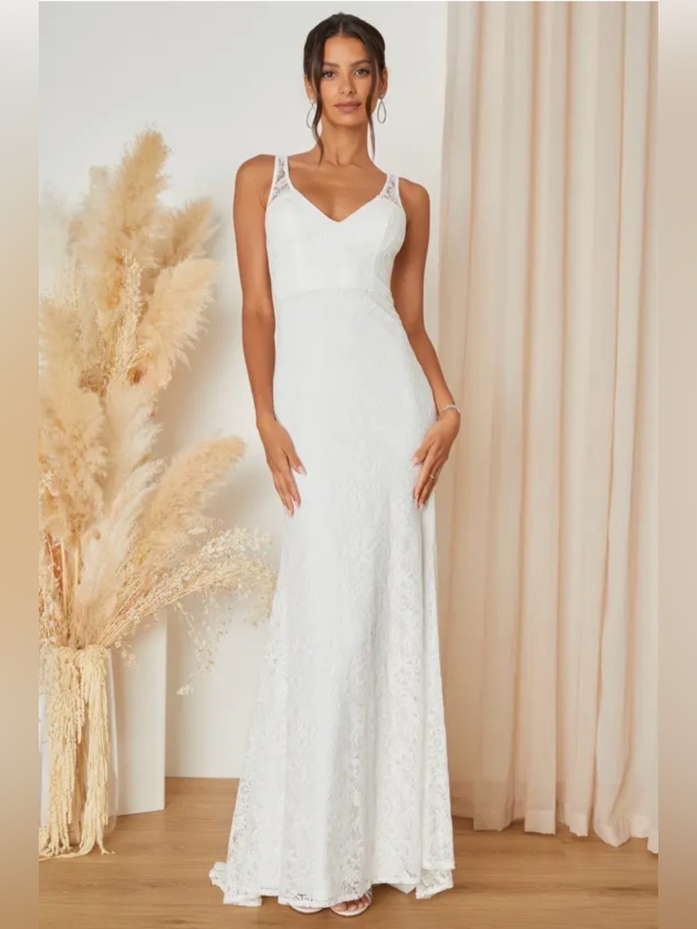 NEW WITH TAG Lulu's White Lace V-Neck Maxi Dress